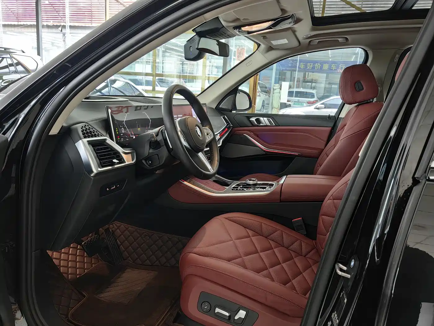 BMW X5 2023 xDrive 30Li Premium M Sport Black Night Package фото 6