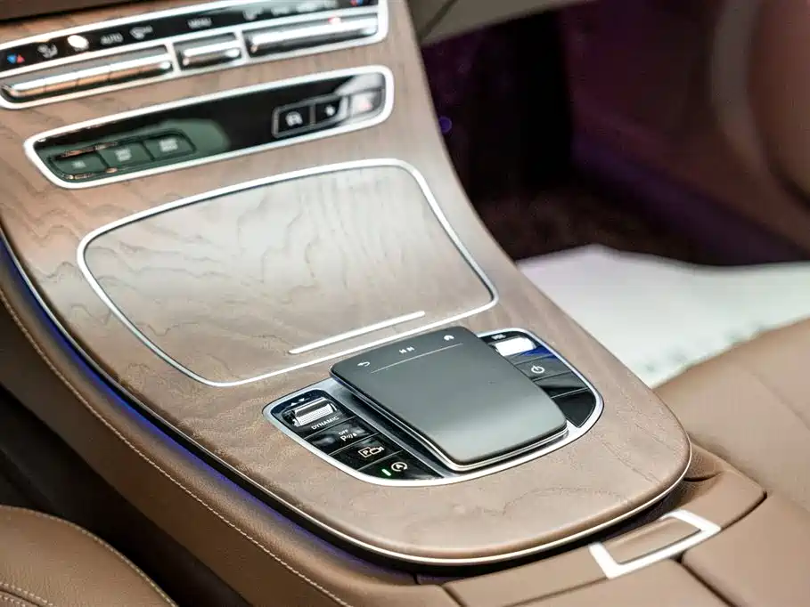 Mercedes-Benz E-Class 2023 E 300 L Fashion фото 14