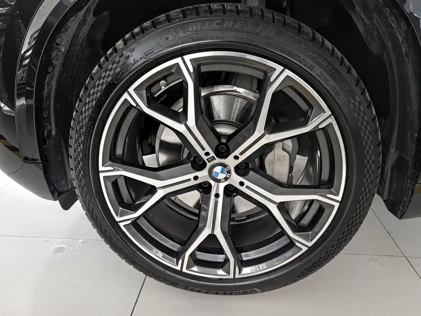 BMW X5 2023 xDrive 30Li Premium M Sport Black Night Package фото 4