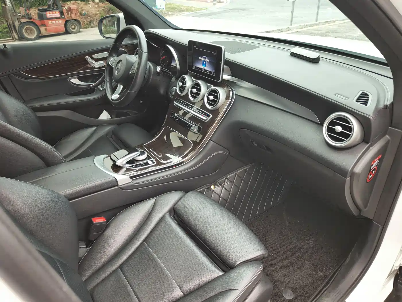Mercedes-Benz GLC 2019 GLC 260 L 4MATIC Luxury фото 10
