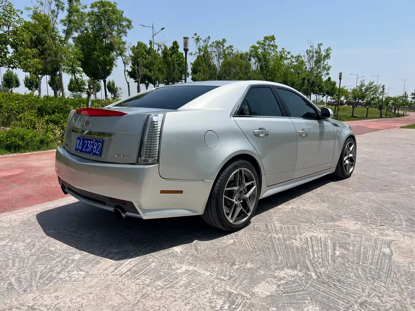 Cadillac CTS (Import) 2009 Model 6.2L CTS-V фото 5