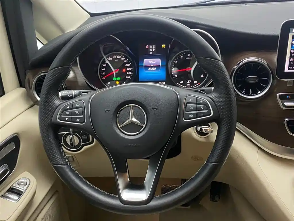 Mercedes-Benz V-Class 2022 V 260 Pilot Edition фото 14