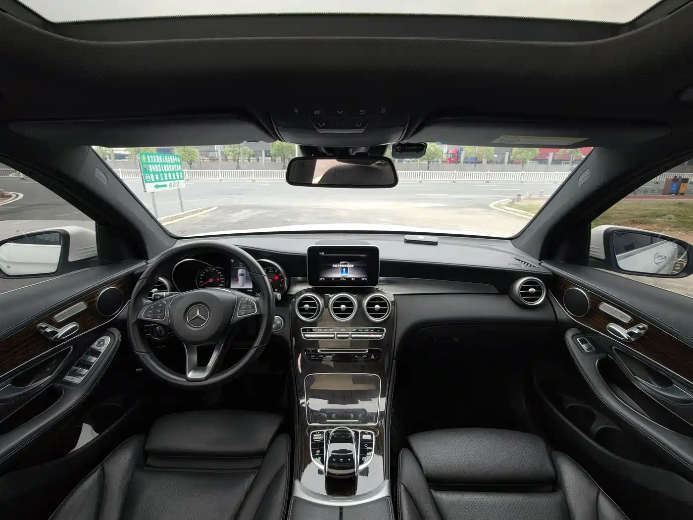 Mercedes-Benz GLC 2019 GLC 260 L 4MATIC Luxury фото 6