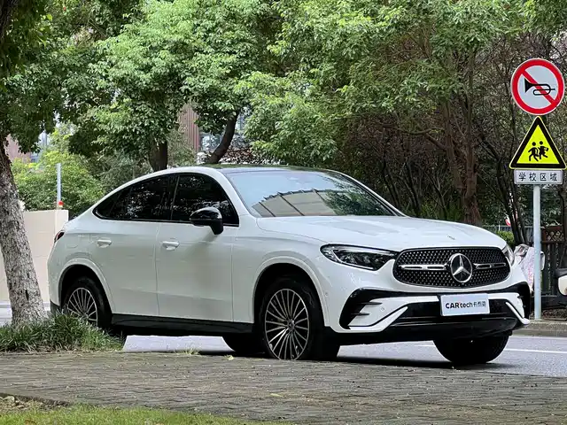 Mercedes-Benz GLC Coupe 2024 GLC 260 4MATIC Coupe SUV — фото 3