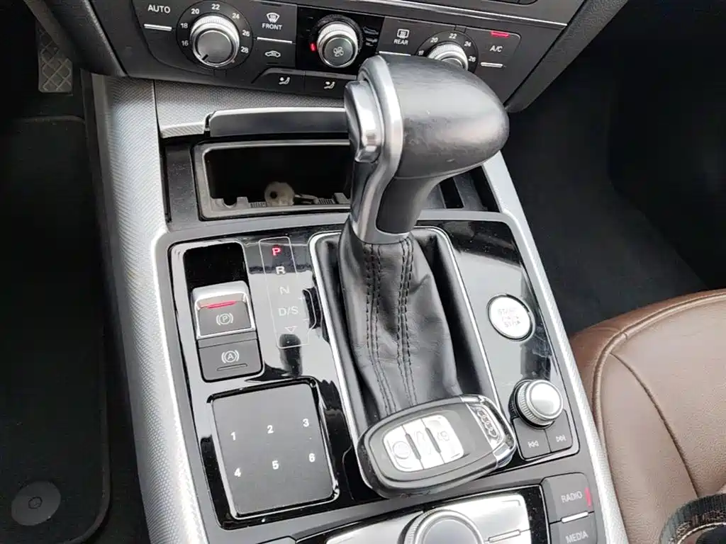 Audi A6L 2015 TFSI Millionth Anniversary Intelligent Leader Type фото 14