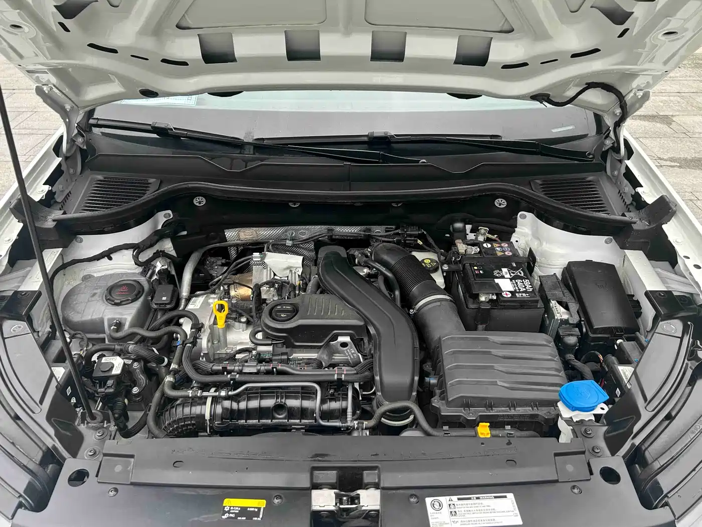 Volkswagen Tharu 2024 300TSI 2WD Moon Premium Edition фото 12