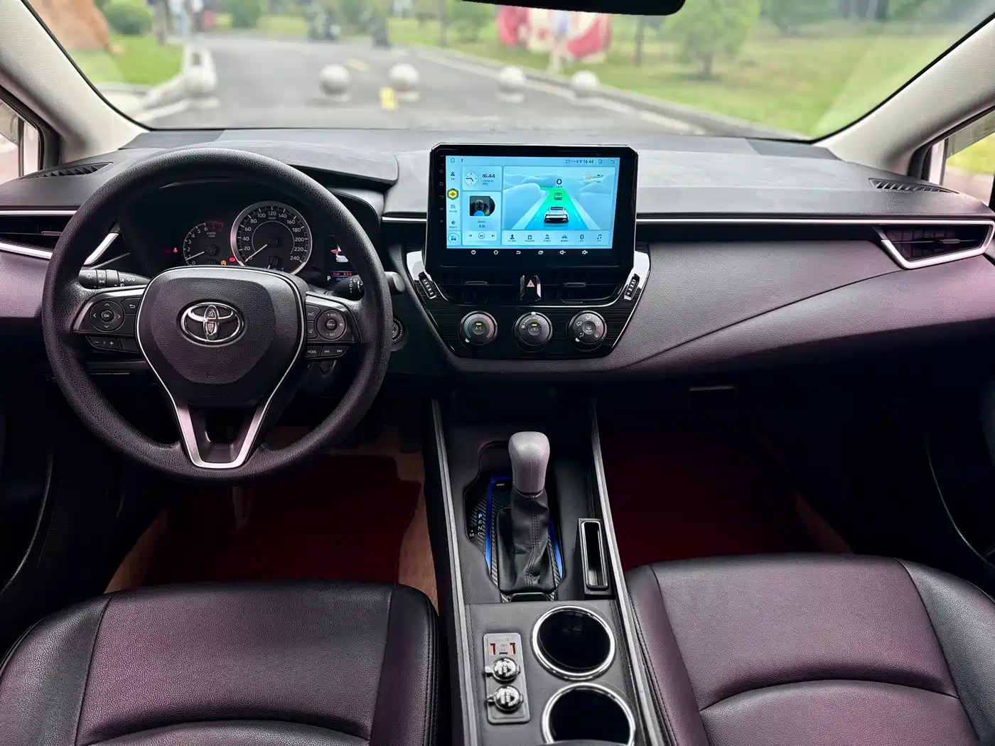 Toyota Corolla 2019 1.2T S-CVT GL Pioneer Edition фото 9