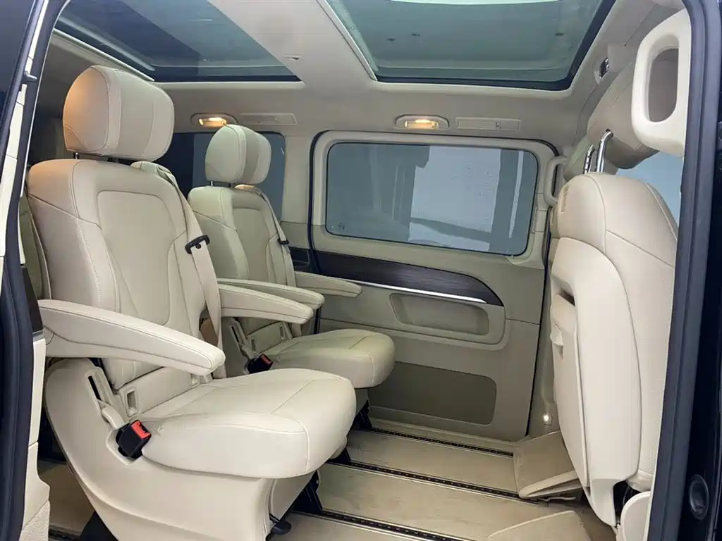 Mercedes-Benz V-Class 2022 V 260 Pilot Edition фото 26