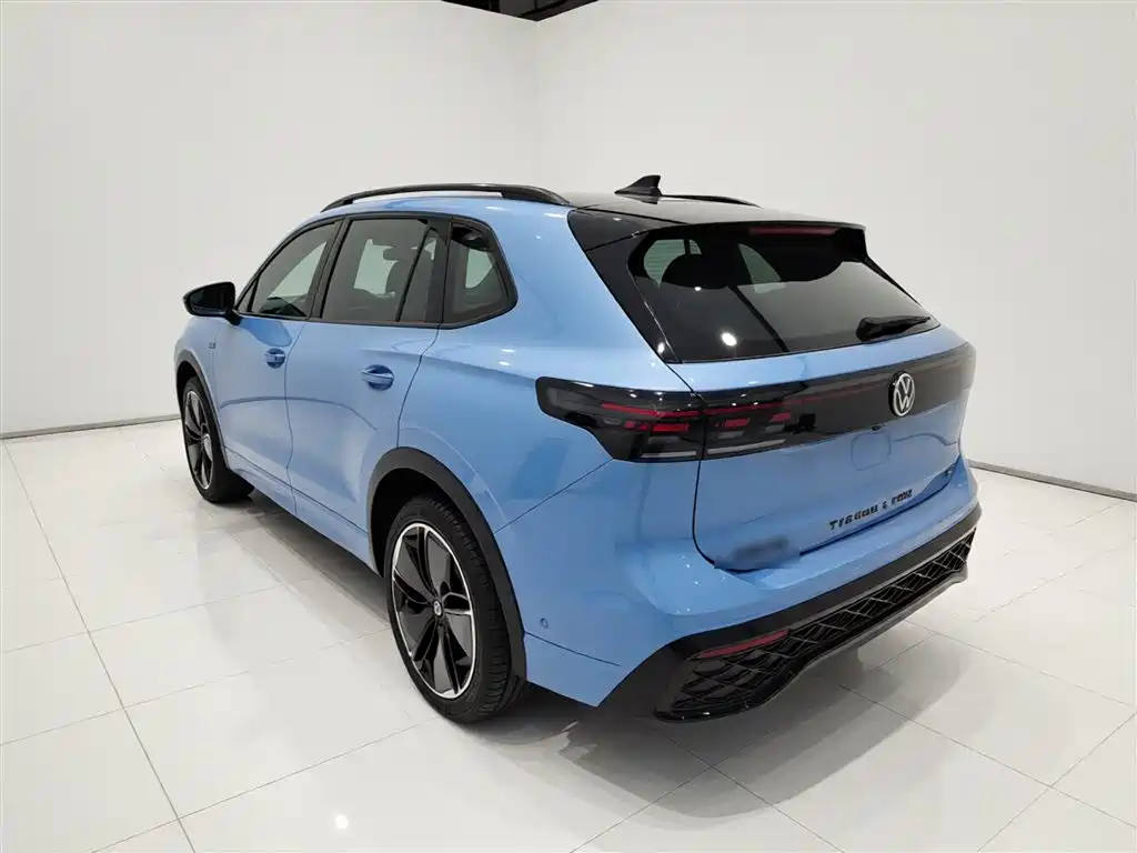 Volkswagen Tiguan L 2024 PRO 380TSI 4WD R-Line Premium Edition фото 5