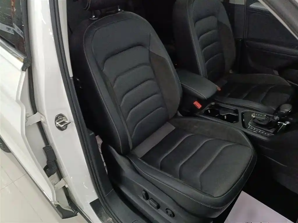 Volkswagen Tiguan L 2019 Facelift 330TSI Auto 2WD Smart Luxury China VI фото 25