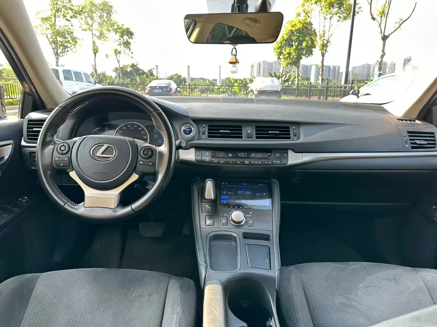 Photo 8 - Lexus CT