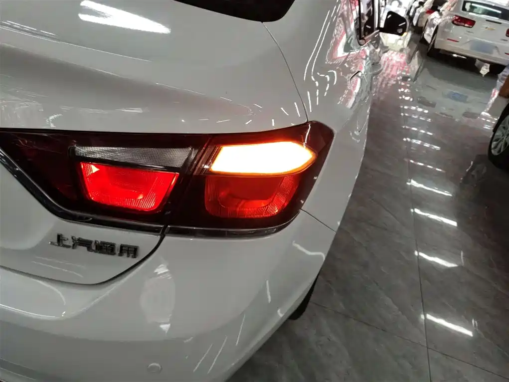 Chevrolet Cruze 2016 1.5L Automatic Fashion Sunroof Edition фото 8