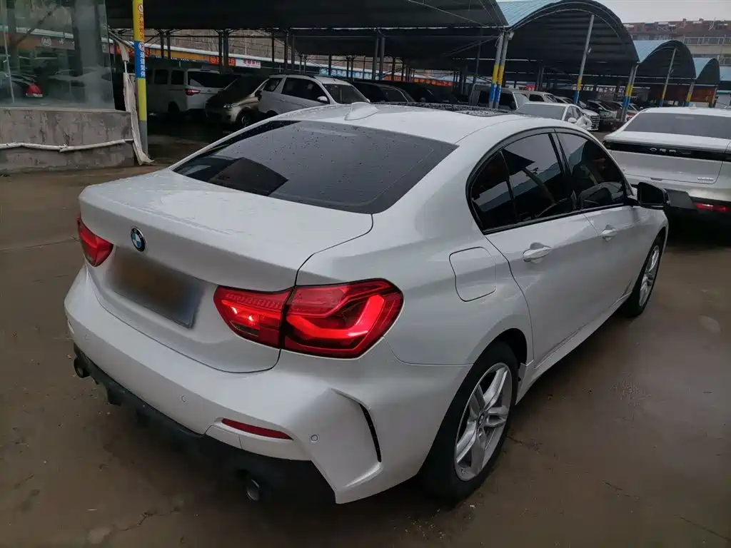 BMW 1-SERIES