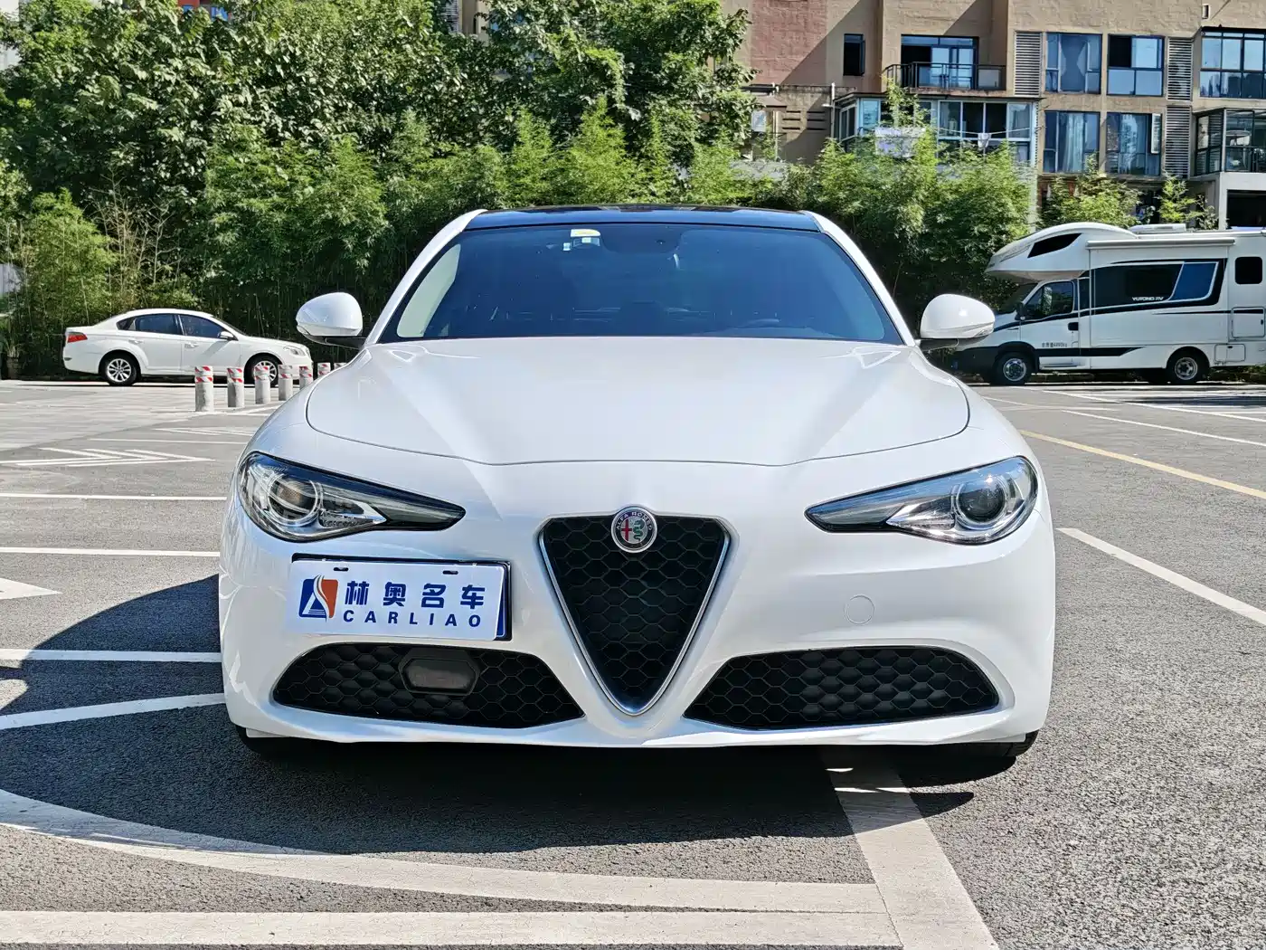 Alfa Romeo Giulia 2017 2017 2.0T 200HP Luxury Edition