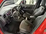Photo 6 - Jeep Renegade