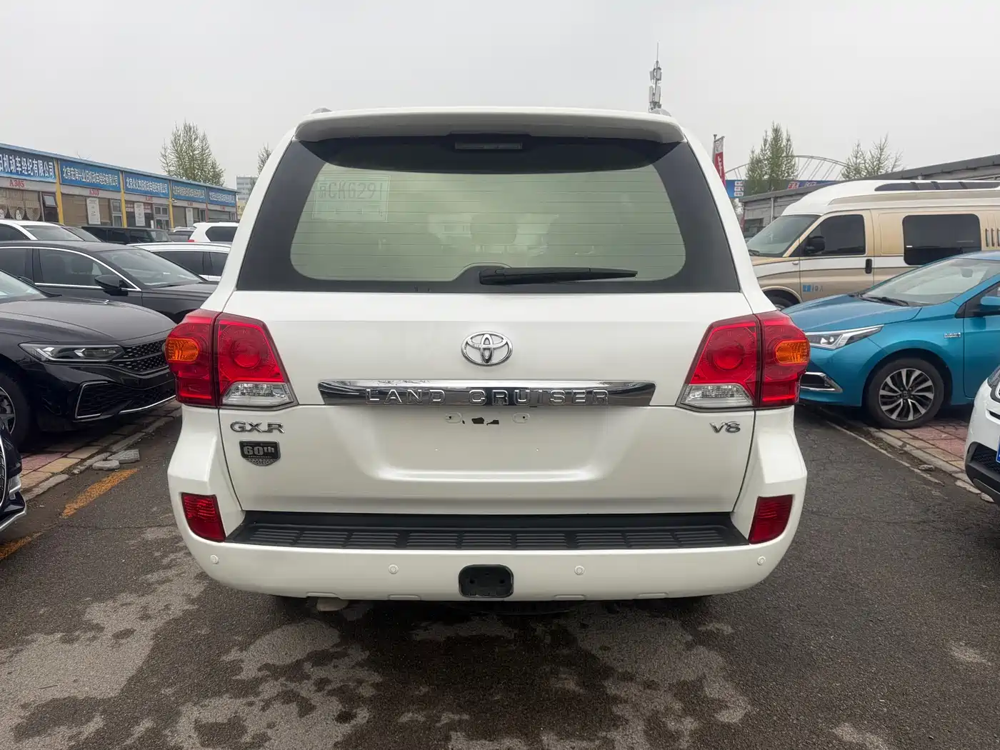 Toyota Land Cruiser (Import) 2015 4.6L V8 Middle East Limited Edition фото 13
