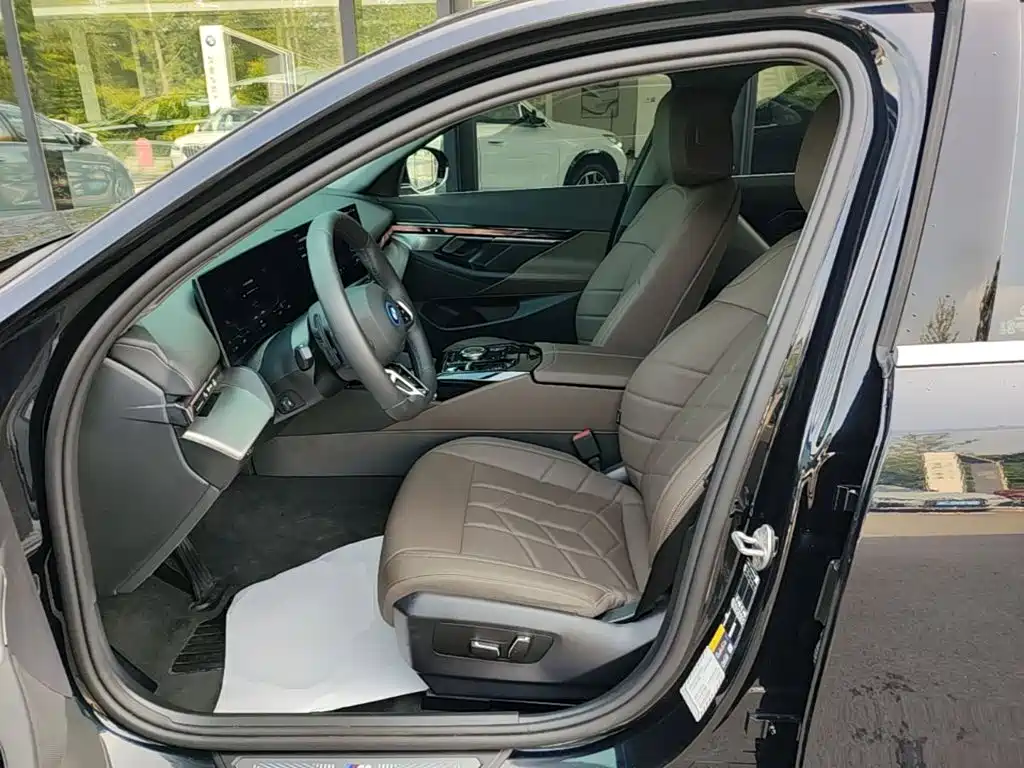 BMW i5 2025 2025 eDrive 35L M Sport Package