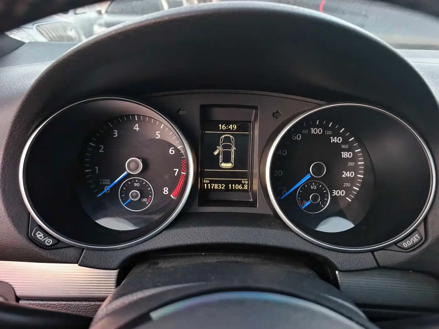 Volkswagen Golf (Import) 2011 2.0TSI R фото 5