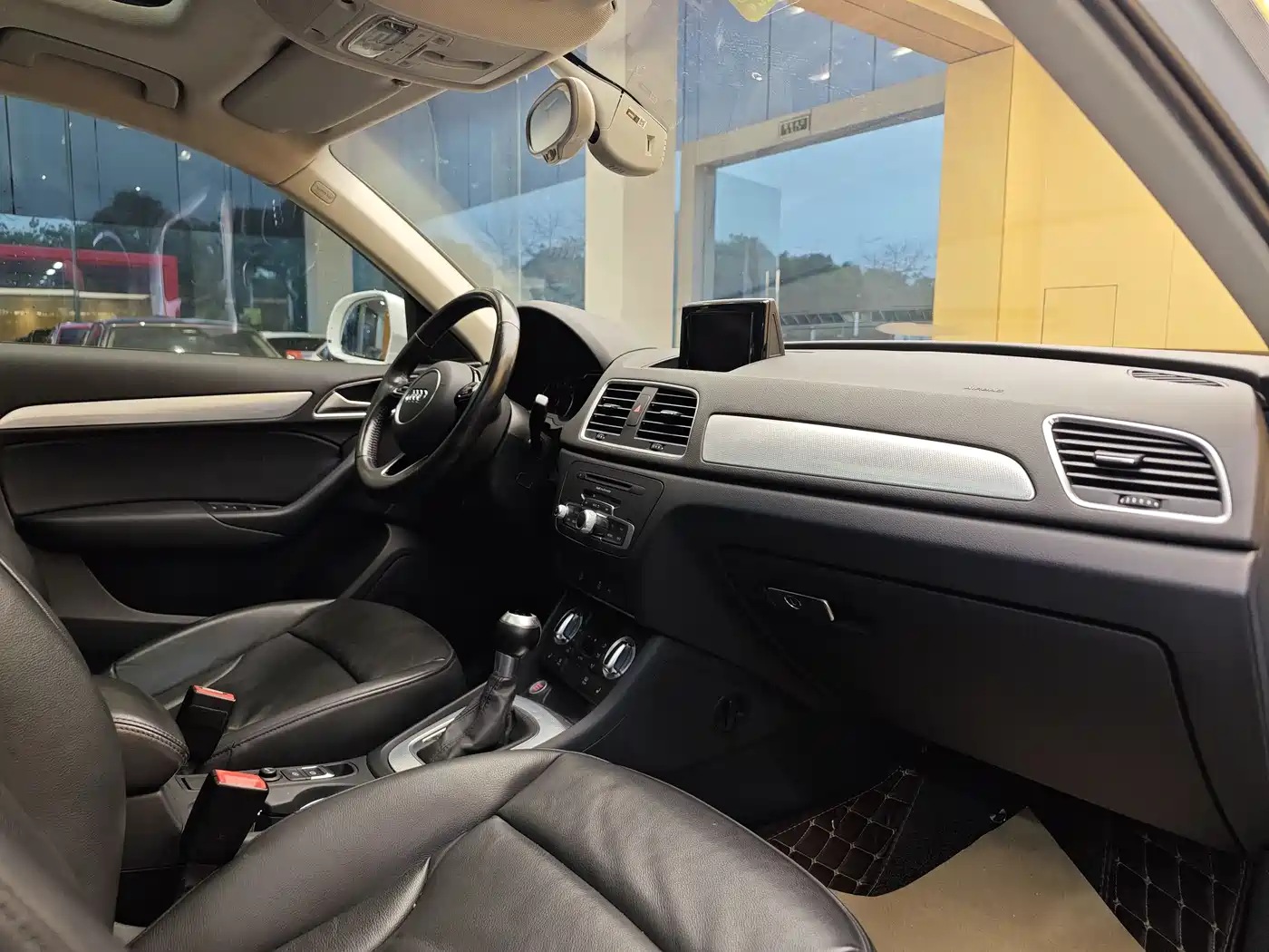 Audi Q3 2015 35 TFSI Comfort фото 31