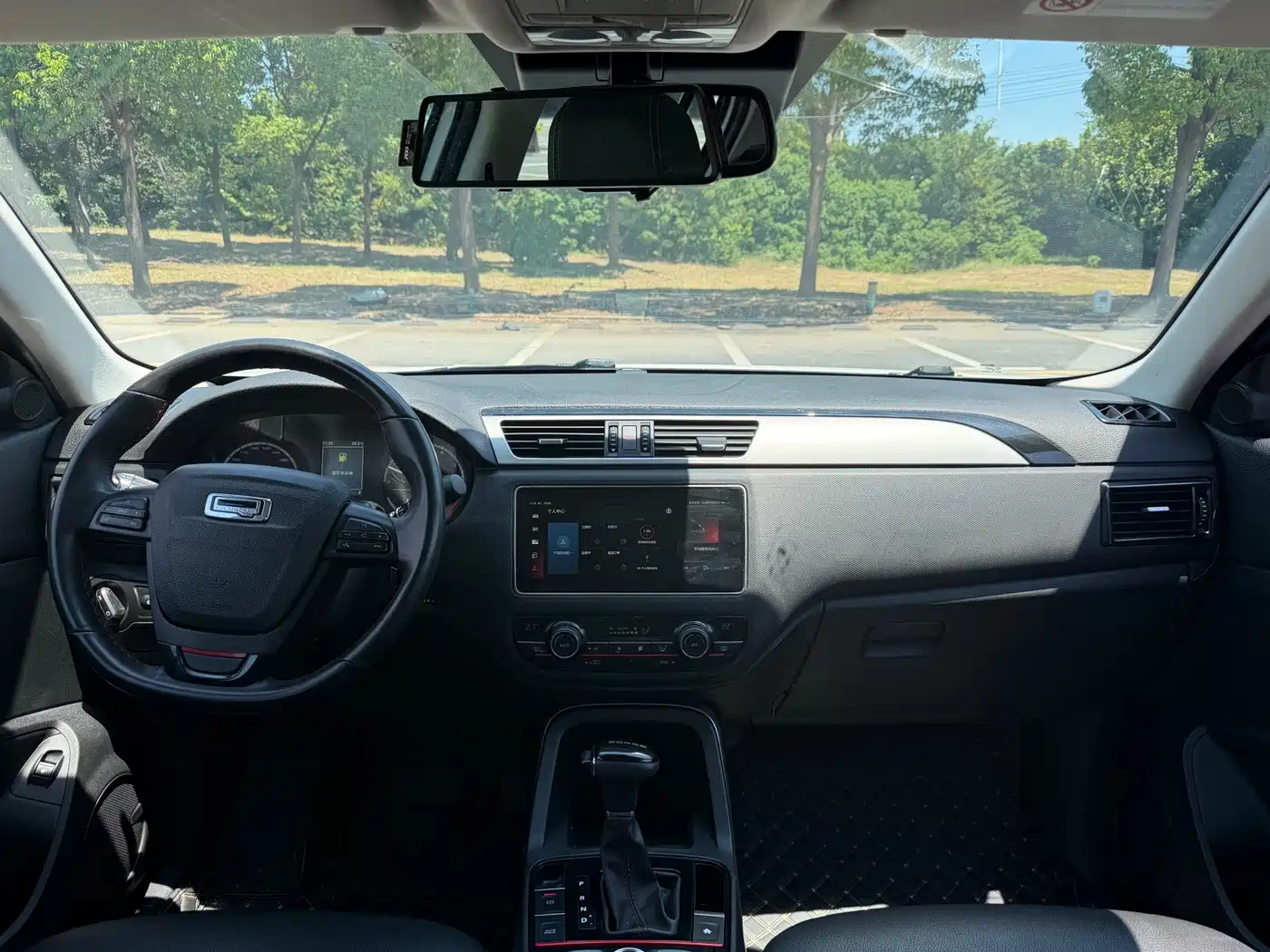 Qoros 5 2019 2019 1.6T Automatic Zhiyun Internet (AliOS) Premium Edition