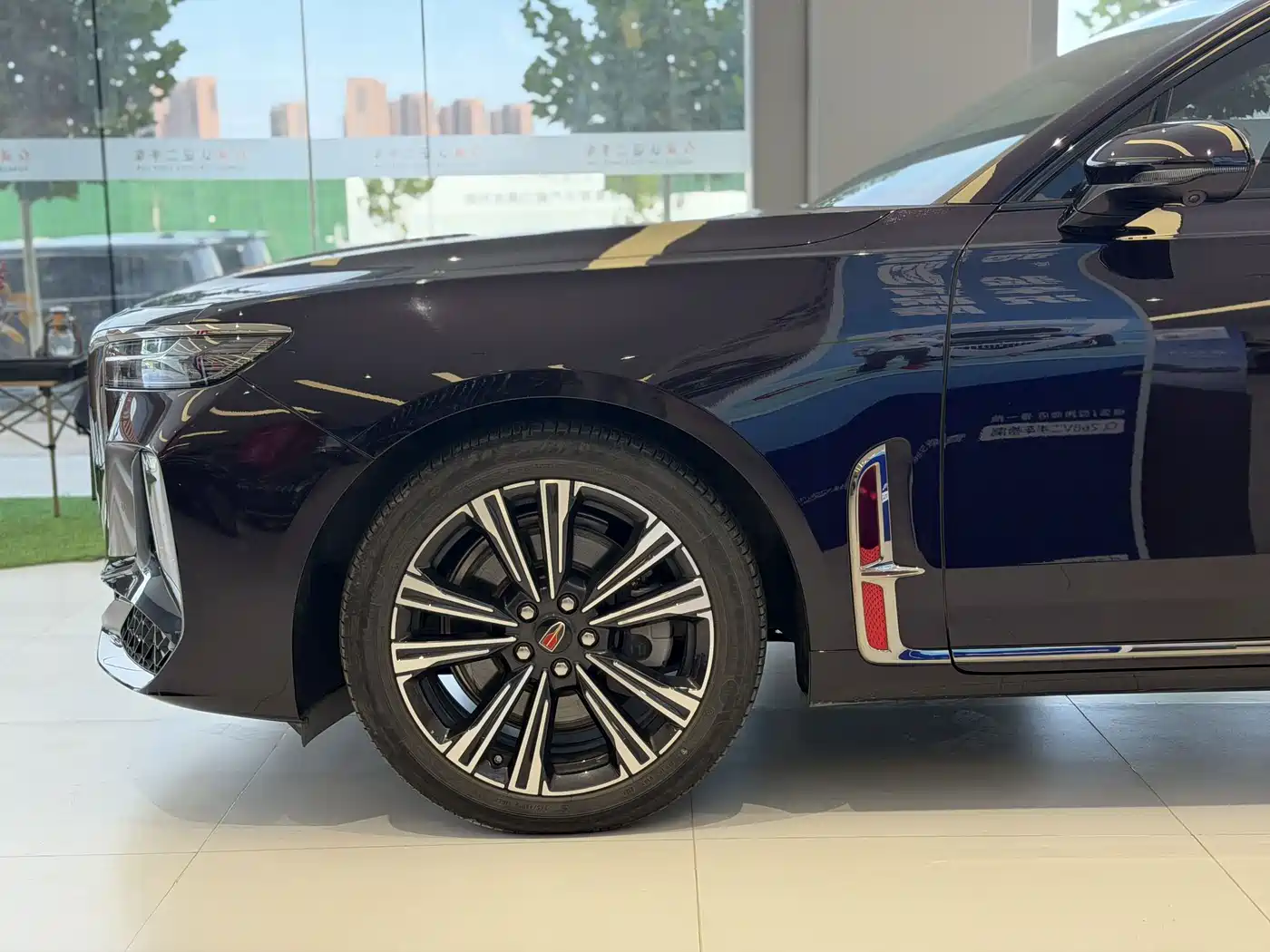 Фото 8 - Hongqi H9