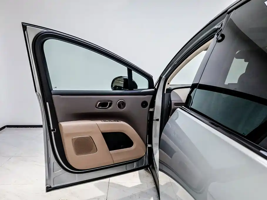 Li Auto Li i8 2025 2025 Standard Edition