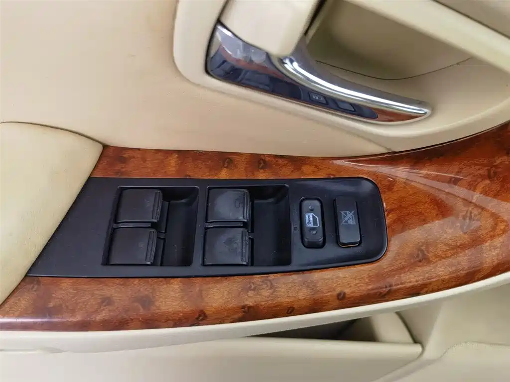 Toyota Crown 2007 2.5L Royal Special Edition фото 9