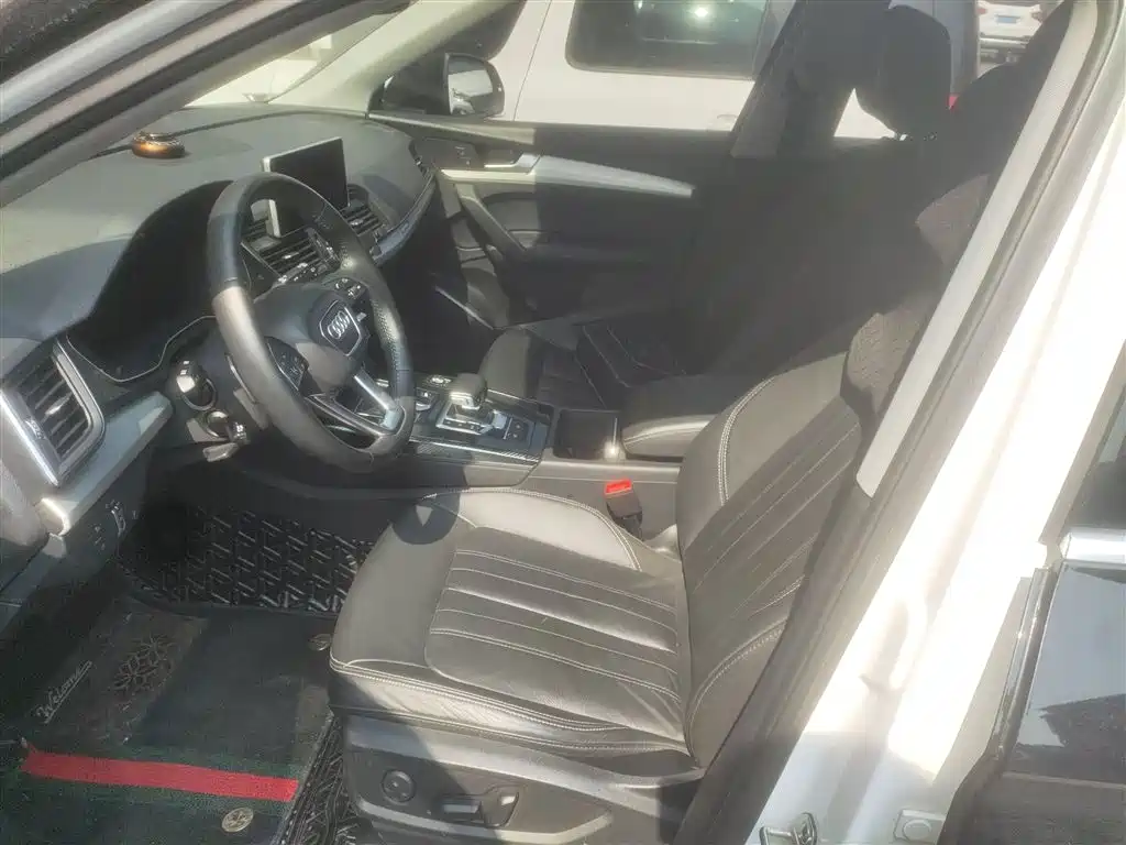 Audi Q5L 2020 Facelift 40 TFSI Honor Fashion фото 15