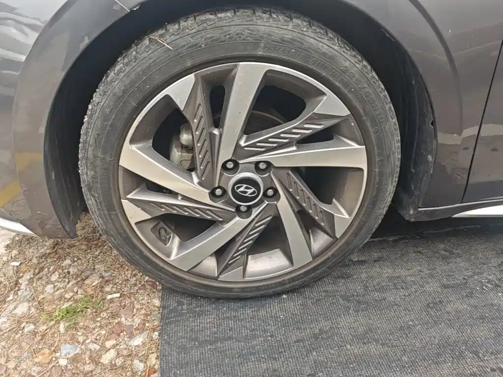 Hyundai Mistra 2021 2021 1.8L CVT LUX Premium