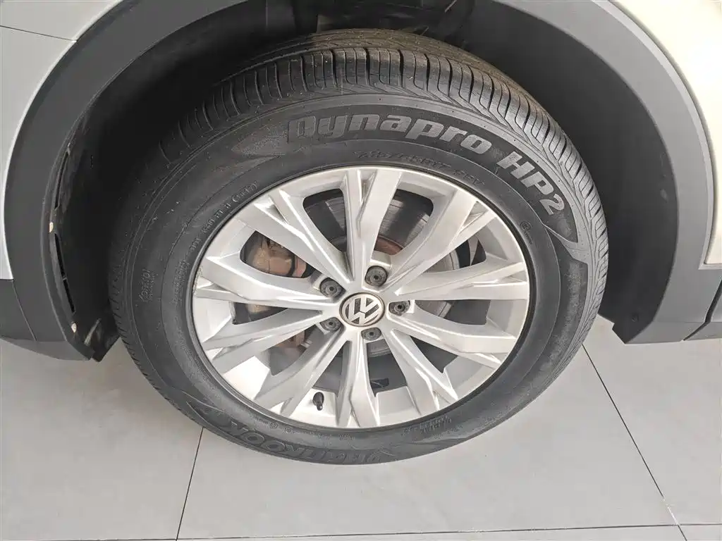 Volkswagen Tiguan L 2017 330TSI Automatic 2WD Trend Edition фото 25
