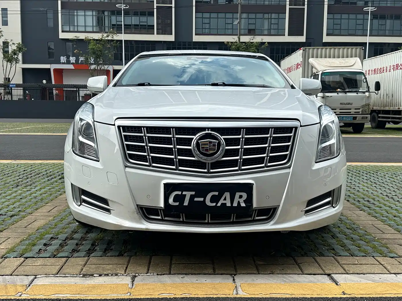 Cadillac XTS 2015 2014 28T Luxury Edition