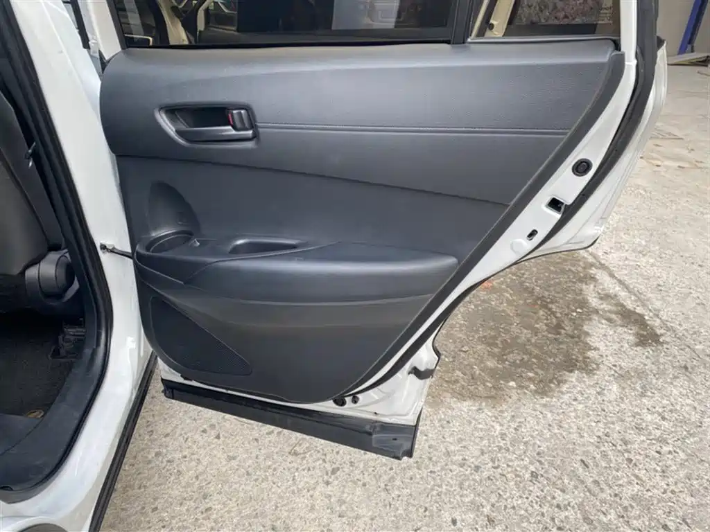 Toyota Corolla Cross 2024 Model 2.0L Pioneer Edition фото 18