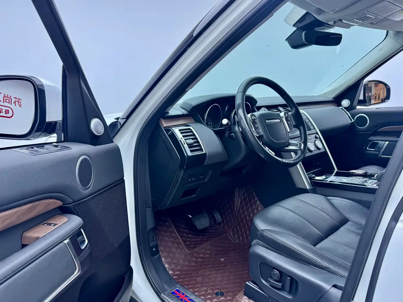 Land Rover Discovery 2017 3.0 SC V6 S фото 9