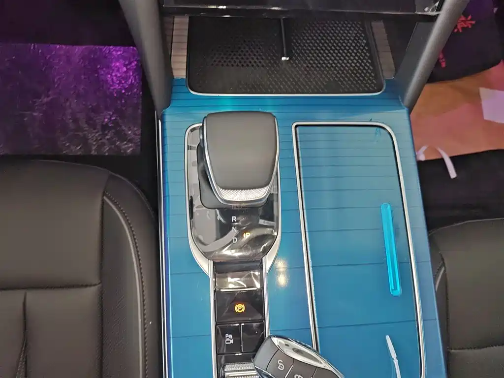 Hongqi HS7 PHEV 2024 2.0T PHEV AWD Qichang Edition 7-seater фото 10