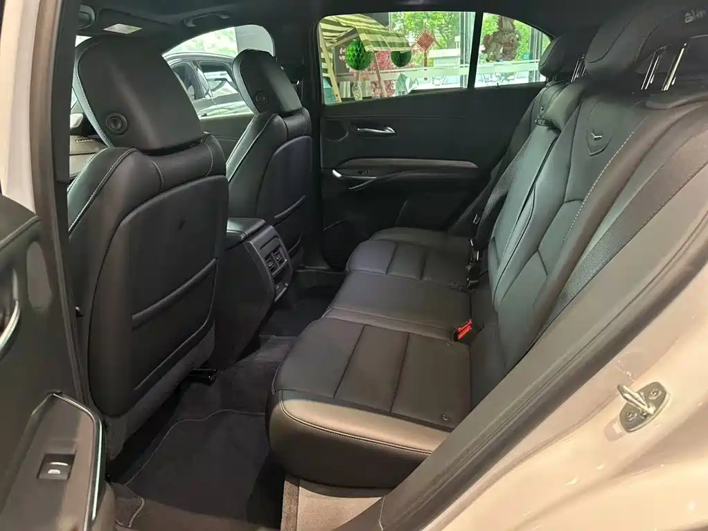 Cadillac XT4 2025 2024 28T 2WD Premium