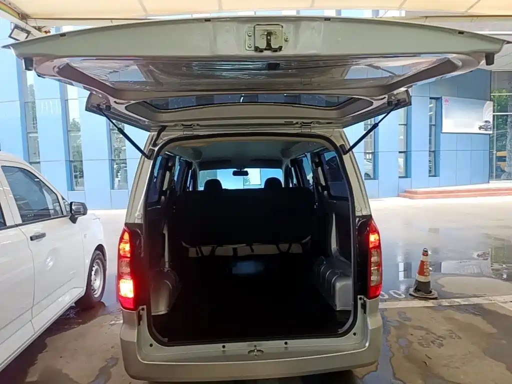 Wuling Motors Wuling Hongguang V 2025 2022 1.5L Power Take Edition Electric Power Steering LAR