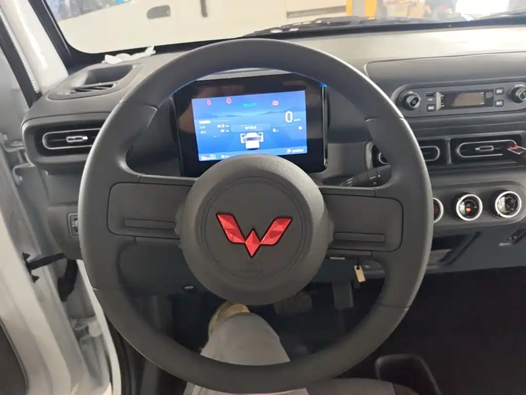 Wuling Motors Wuling Zhiguang NEV 2026 2025 Model 305km Base Version