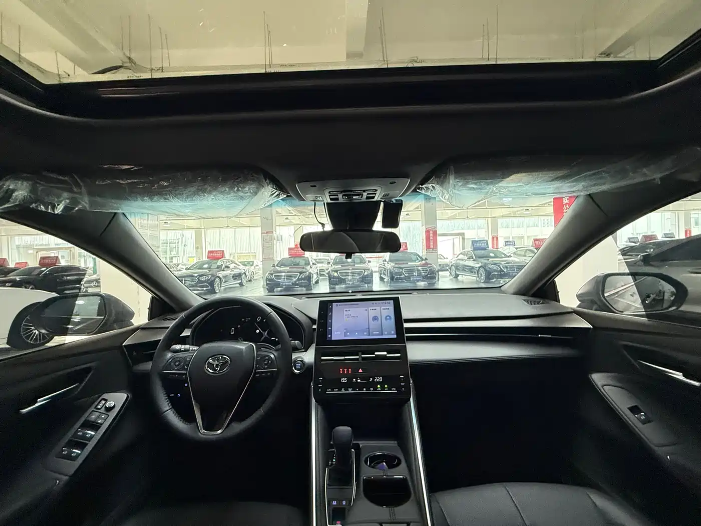 Toyota Avalon 2023 2.0L XLE Premium Edition фото 10