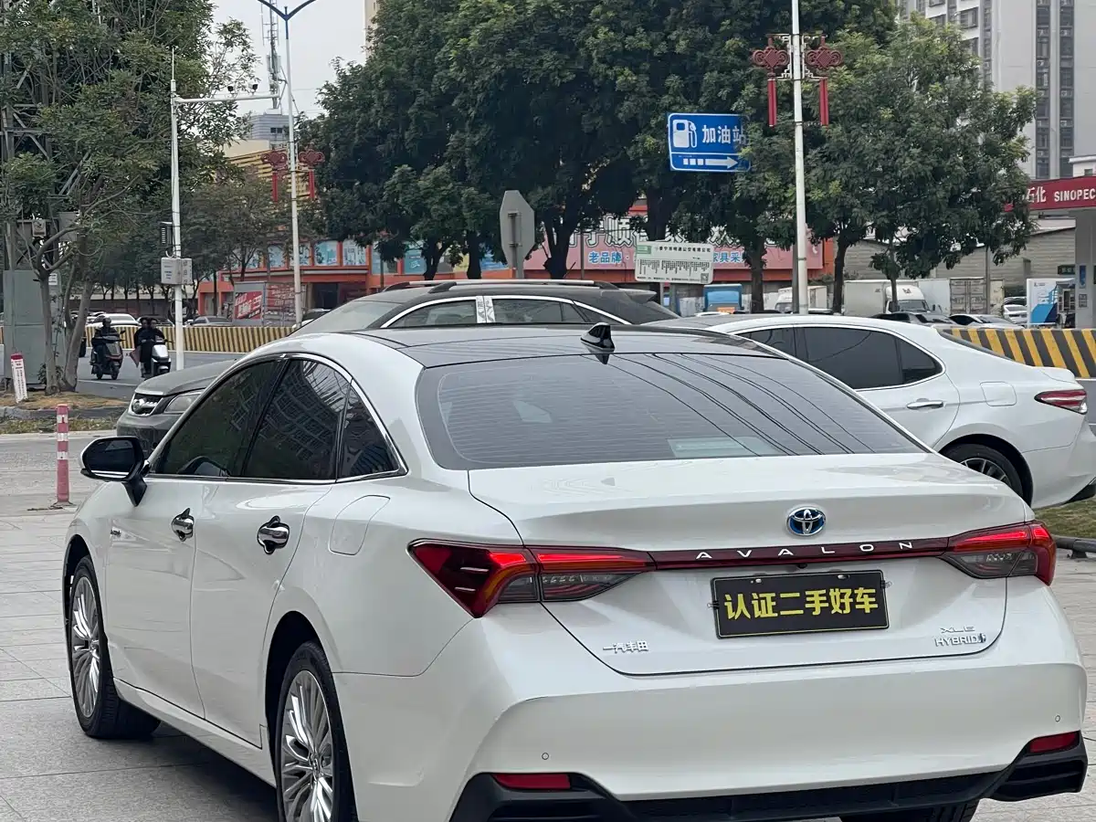 Toyota Avalon 2019 Hybrid 2.5L XLE Premium Edition China V фото 10
