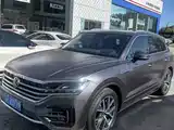 Фото 1 - Volkswagen Touareg