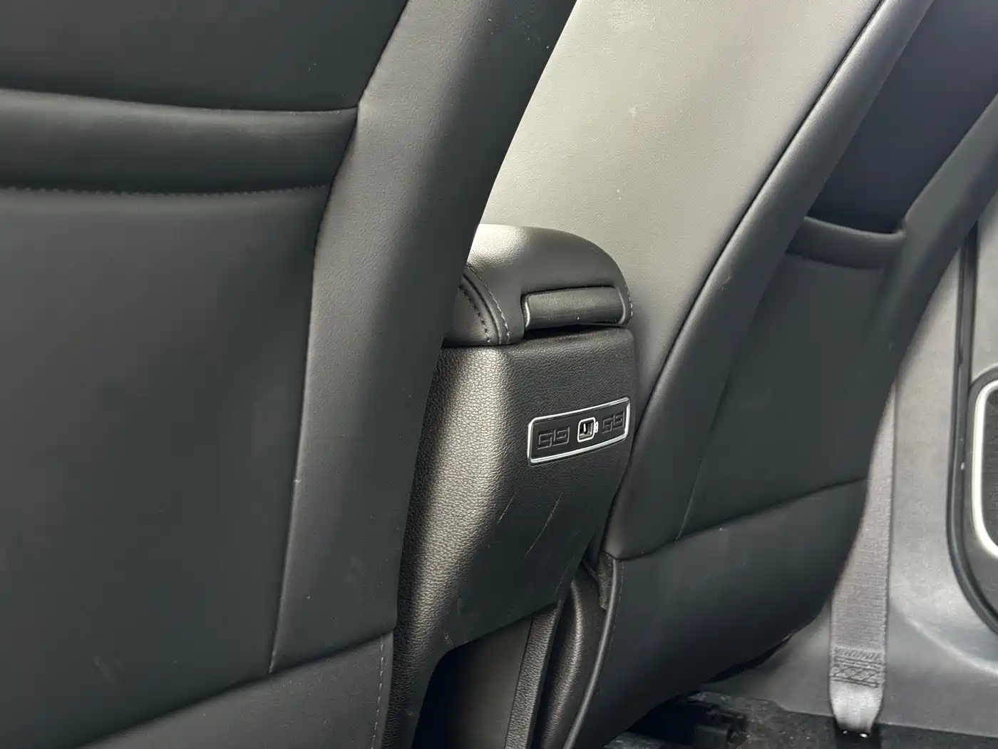 Geely Coolray 2025 2025 1.5L CVT Super Edition