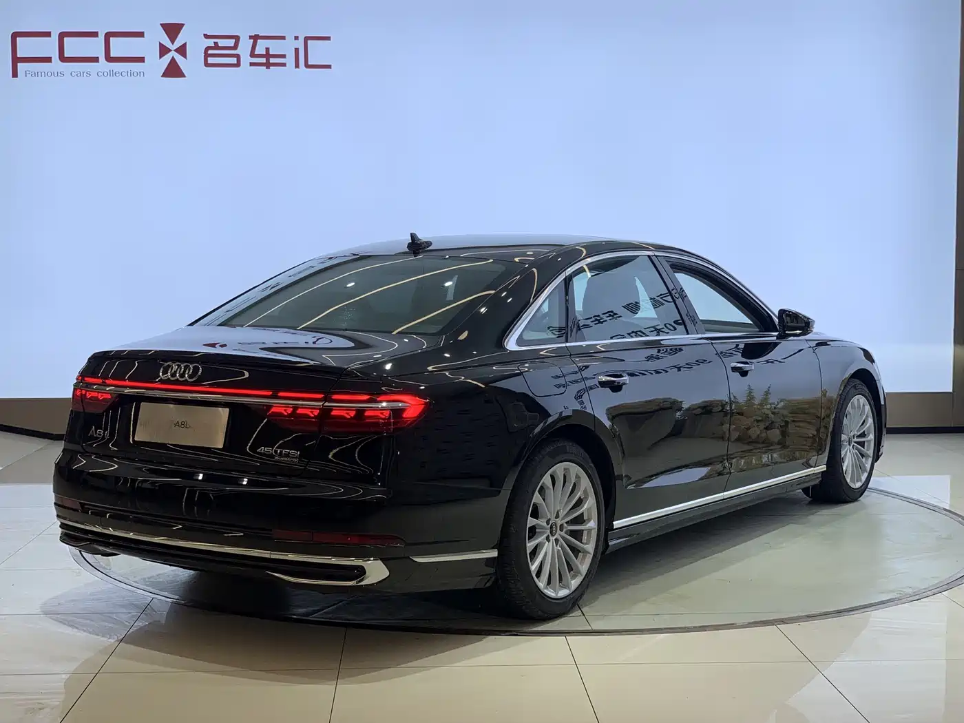 Audi A8 2023 A8L 45 TFSI quattro Luxury фото 4