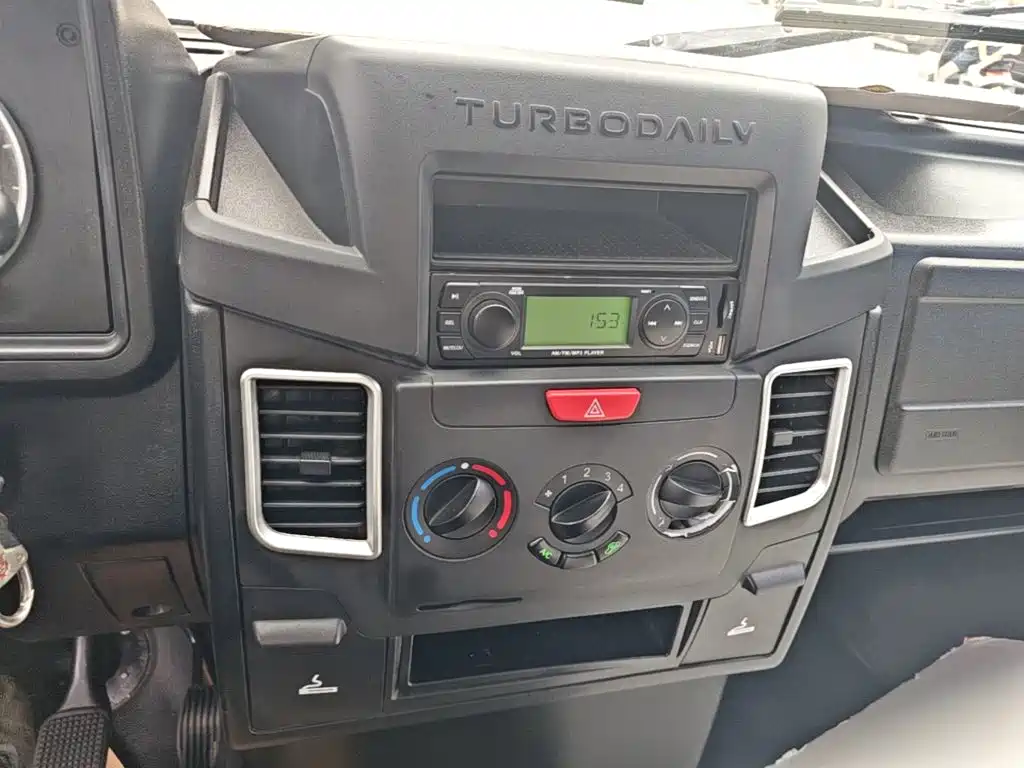 Photo 13 - Iveco Daily