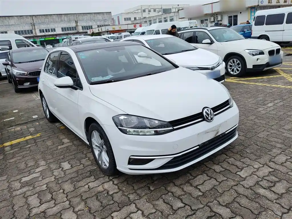 Volkswagen Golf 2018 1.6L Automatic Comfort фото 22