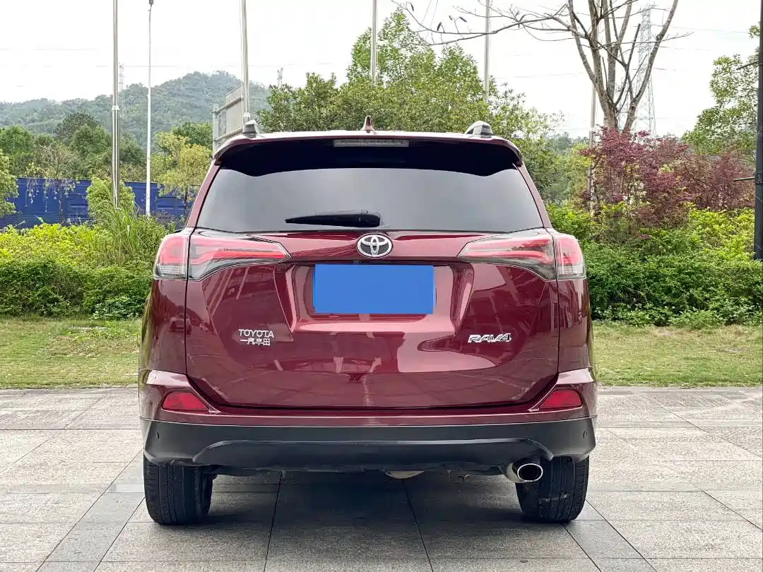 Toyota RAV4 Rongfang 2016 2.0L CVT 2WD Trend (China V) фото 8
