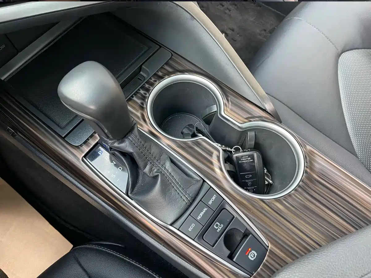 Toyota Camry 2018 2.5G Luxury Edition фото 7