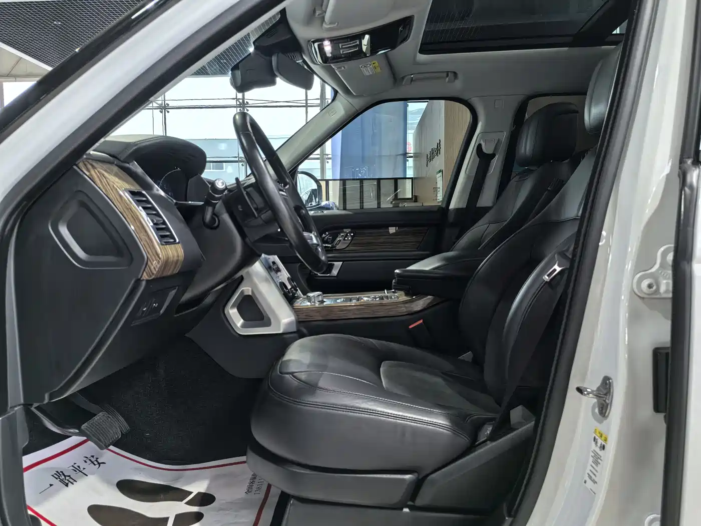 Land Rover Range Rover 2019 3.0 SC V6 Heritage Extended Edition фото 16