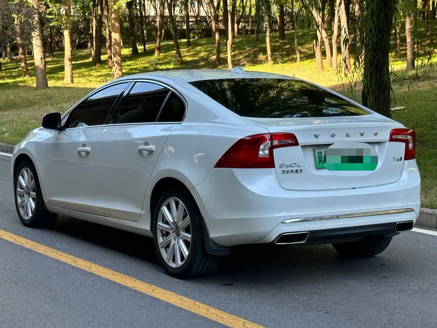 Volvo S60 Plug-in Hybrid 2015 2015 S60L E-Drive Hybrid T6 Intelligent Edition