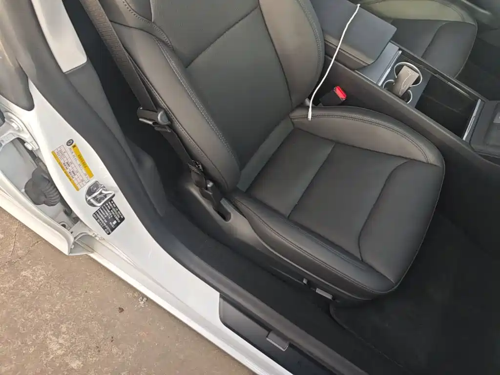 Фото 25 - Tesla Model 3