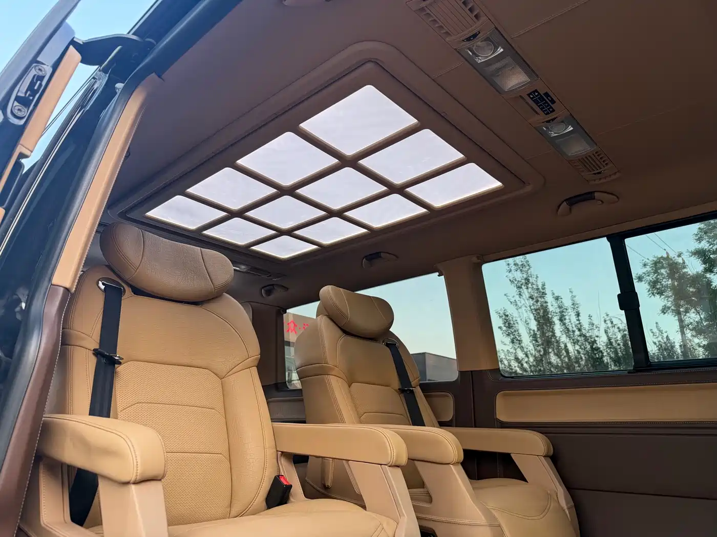 Volkswagen Caravelle 2017 2.0TSI 4WD Luxury 7-Seater фото 19